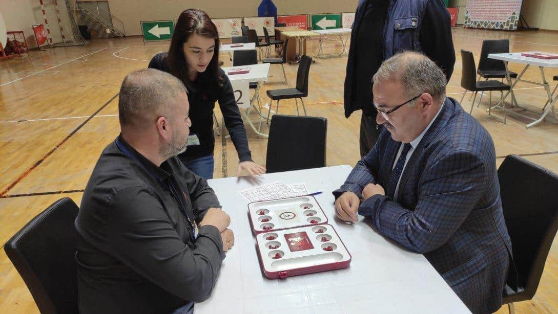 İlçe Milli Eğitim Müdürü ÖZATA Zeka Oyunları Turnuvasını Ziyaret Etti